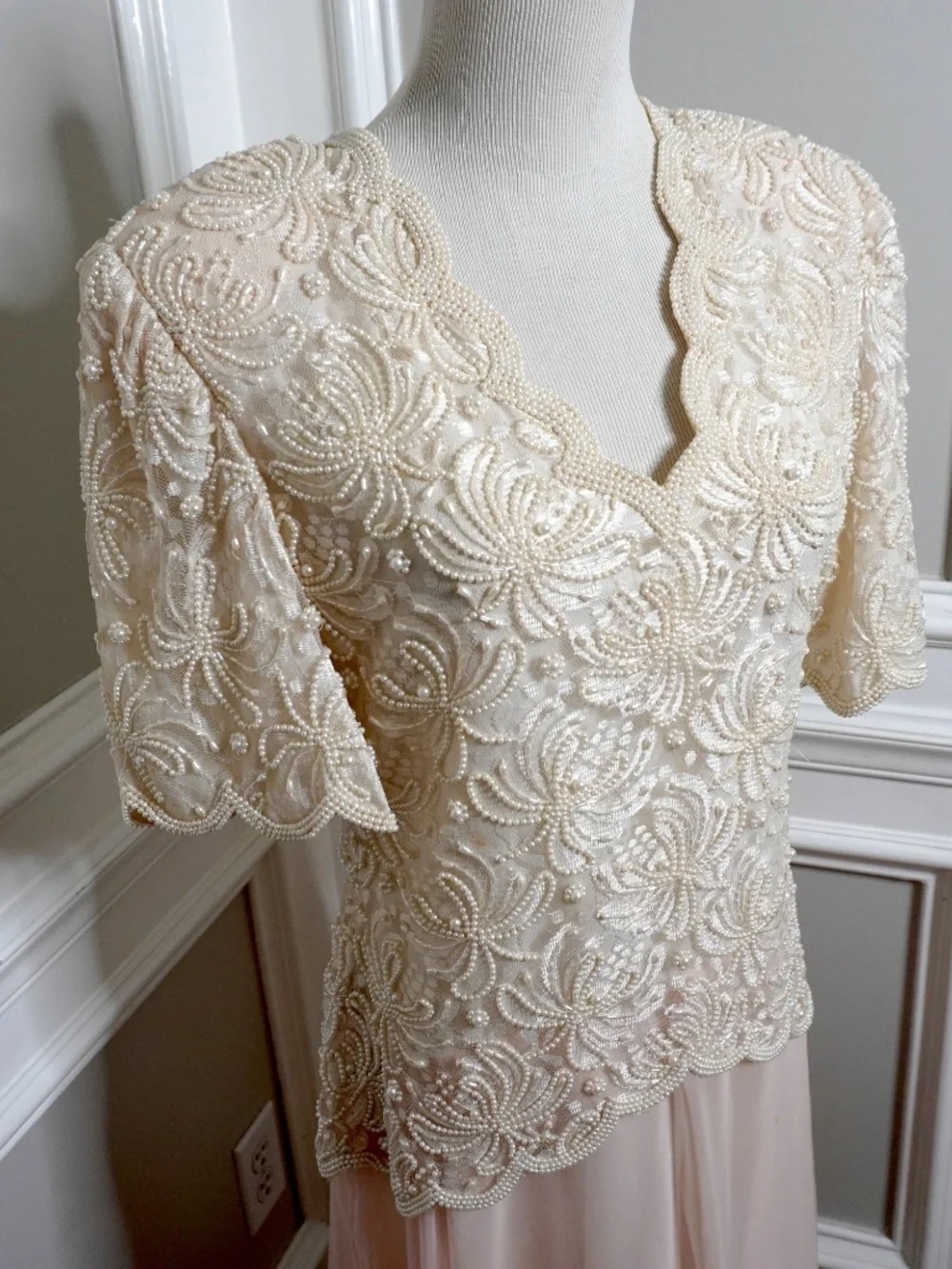 Vintage Laurence Kazar Lace, Pearls, Sequins White/Pink Formal Dress, Size M - Picture 2 of 9